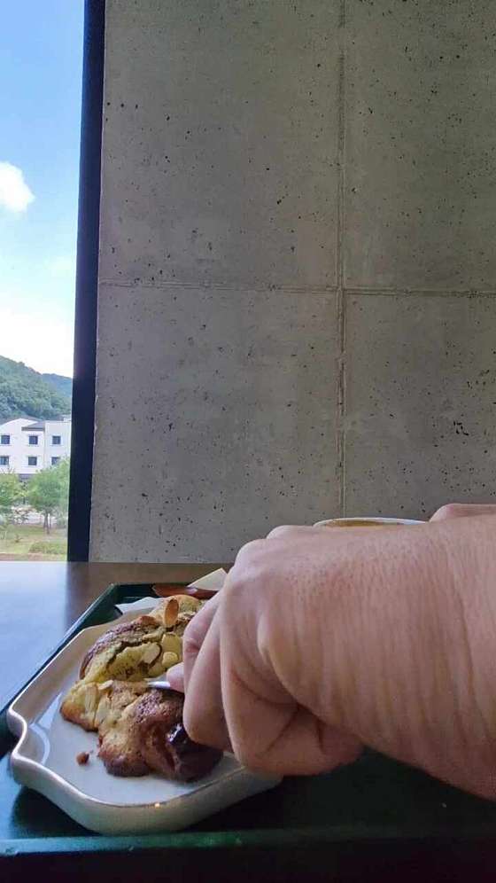 제롬커피앤바이츠 이미지