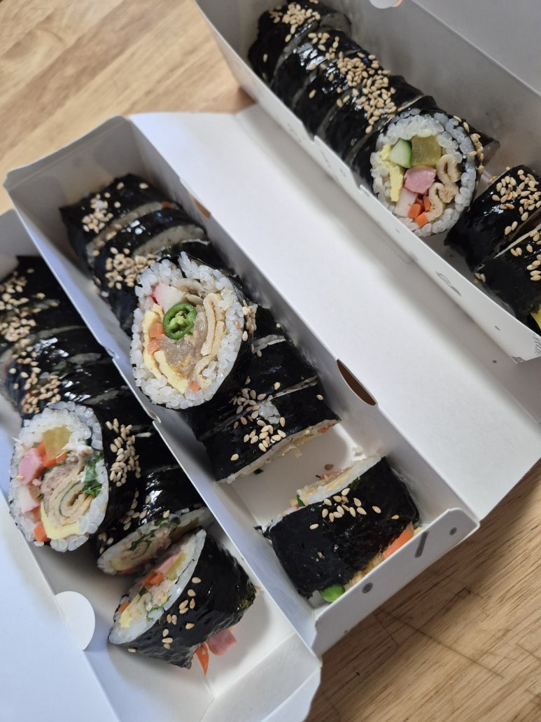 꼬소한 김밥 이미지