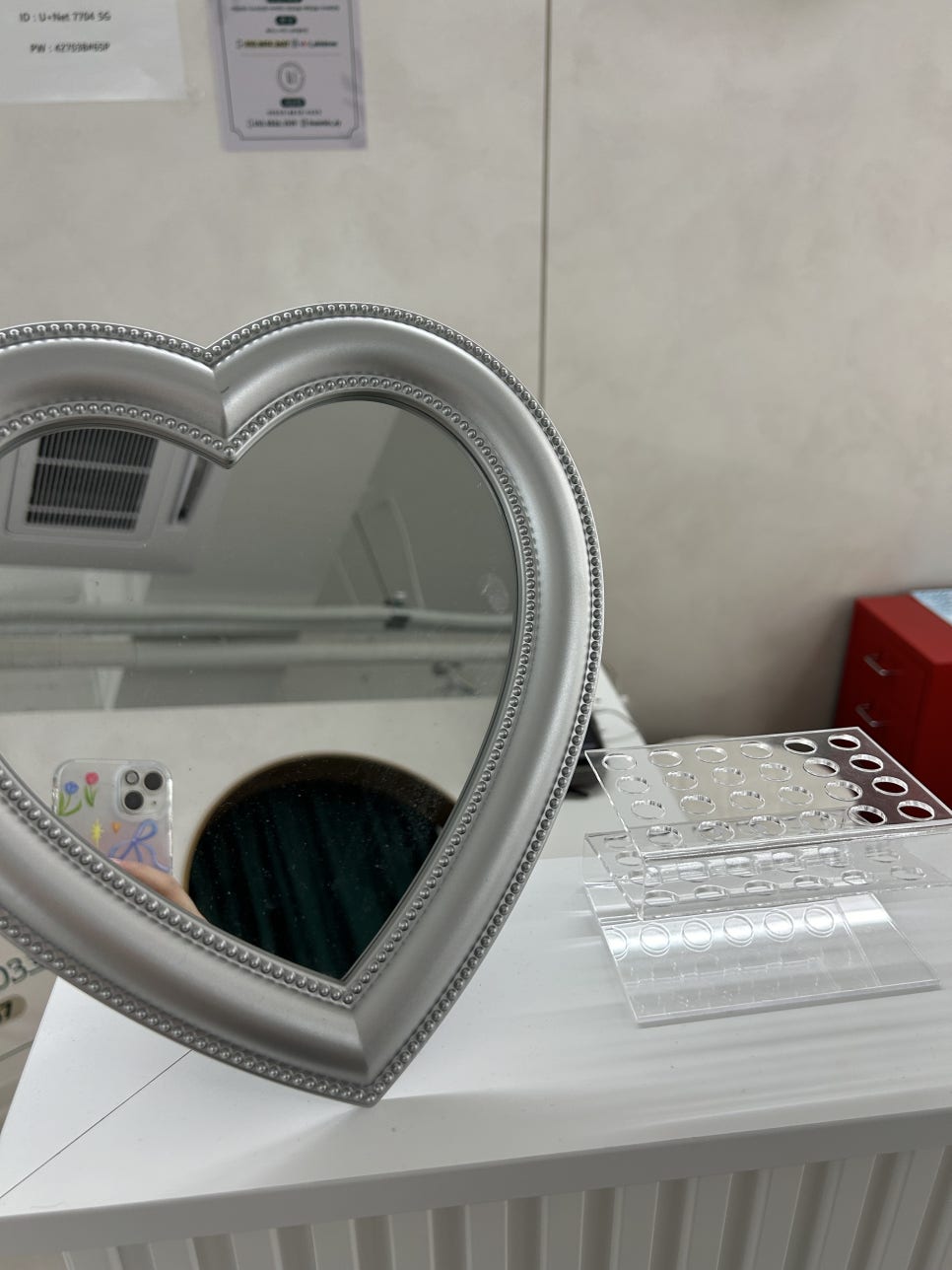 비비드 스킨 앤(&) 브로우 이미지