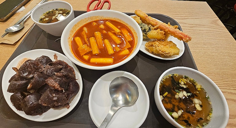 공룡떡볶이 이미지