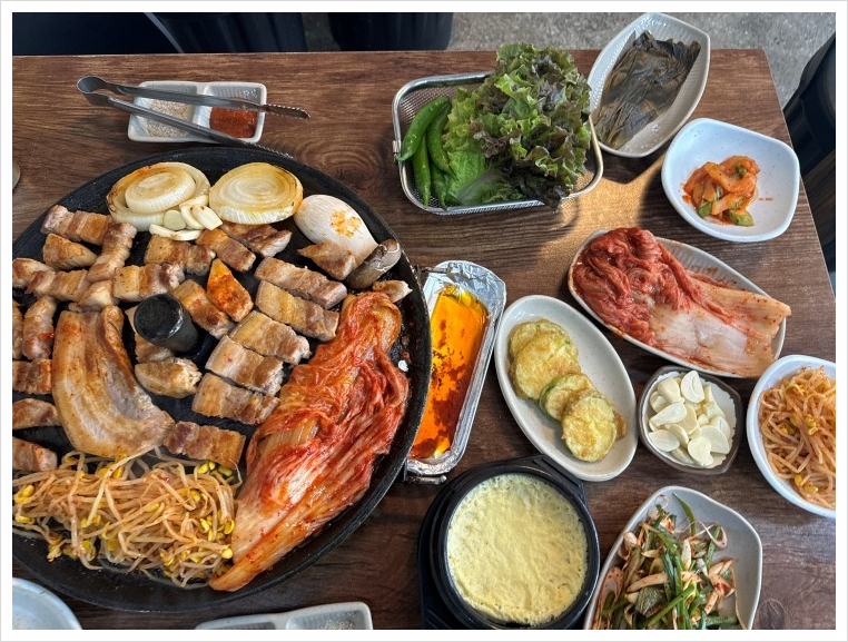 솥뚜껑삼겹살 이미지