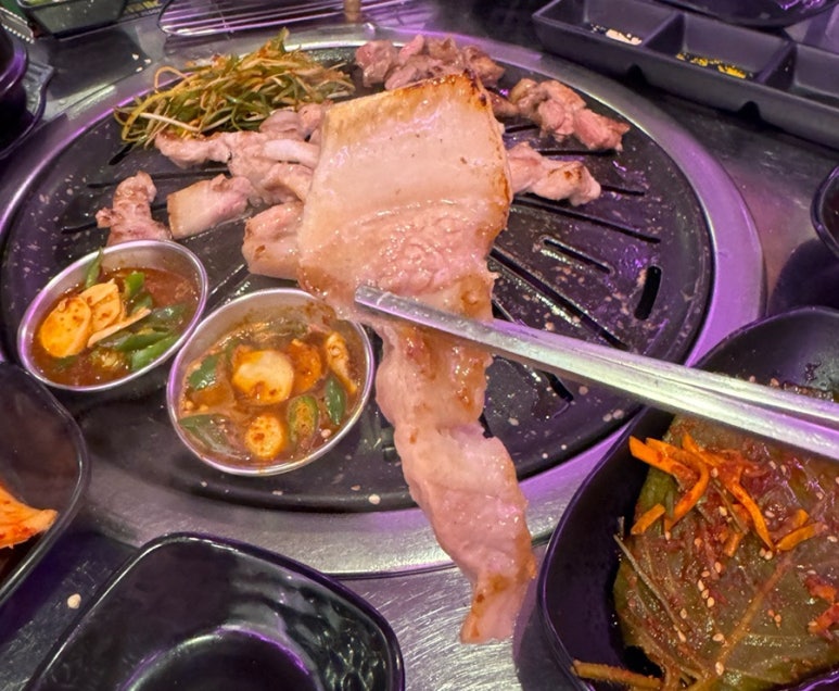 돈구이 바람났네 닭이랑 이미지