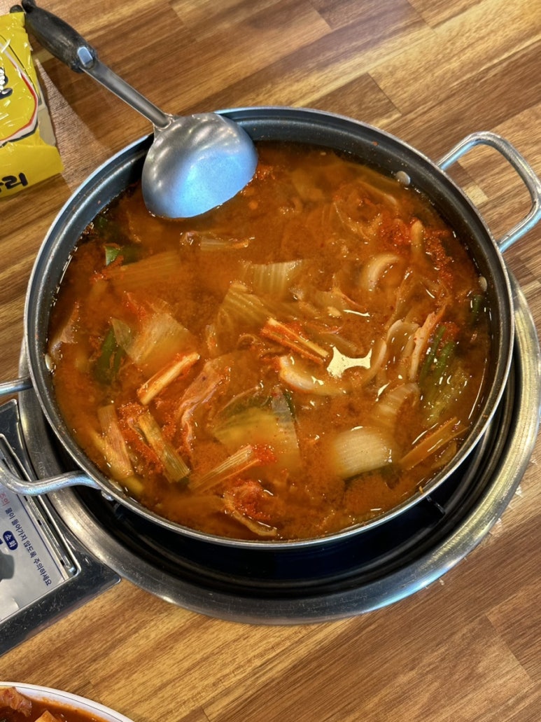 짜글이 생돼지 찌개 이미지