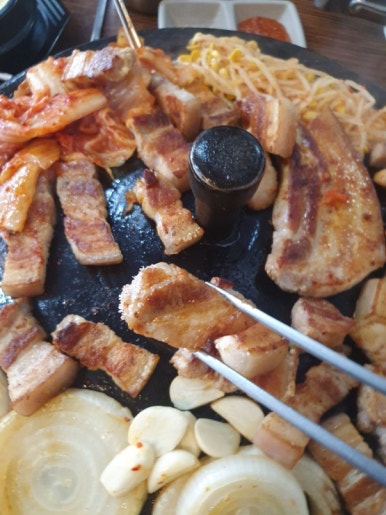 본가솥뚜껑삼겹살 이미지