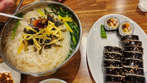 율하동잔치국수 이미지
