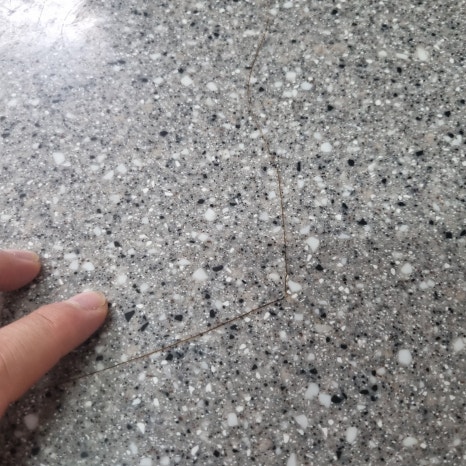 크랙하우스 이미지