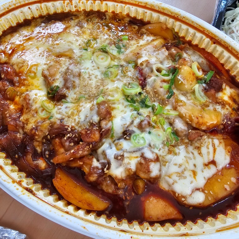 마당나온수탉 이미지