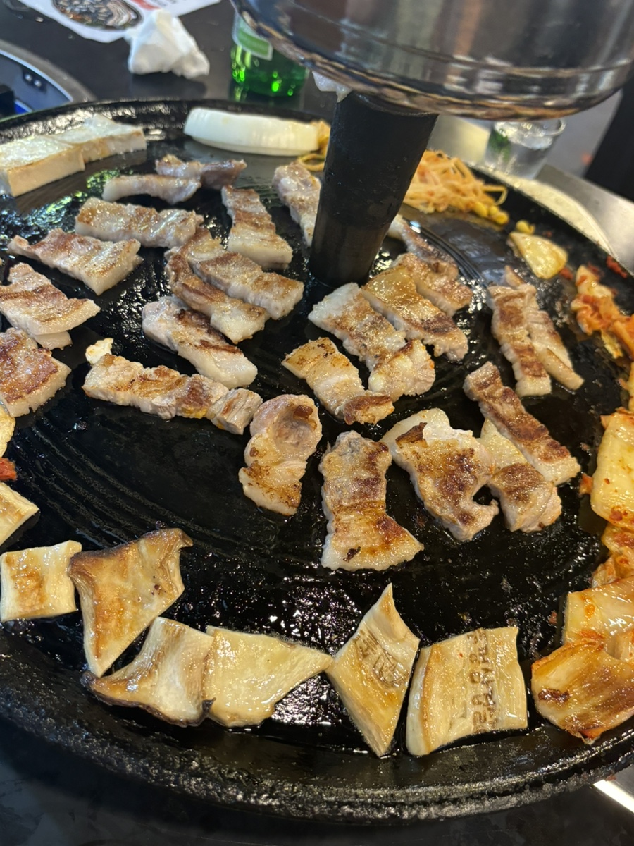 (훈솥삼)솥뚜껑삼겹살 이미지