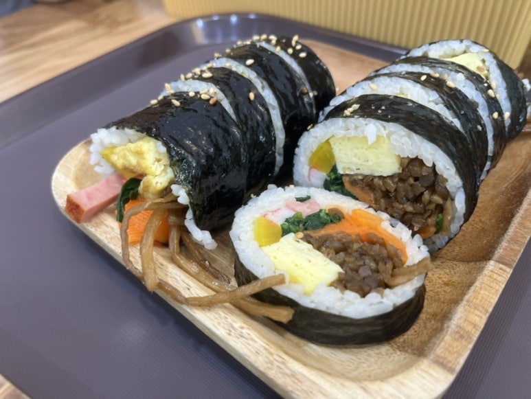 쌘김밥 이미지