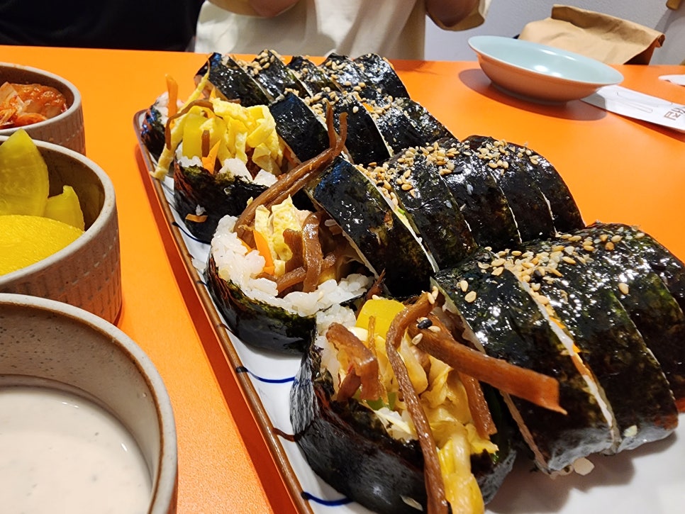 준수한 김밥 이미지