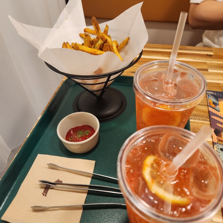 정글비 이미지