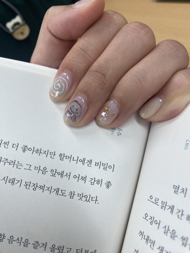 오뉴월네일 이미지