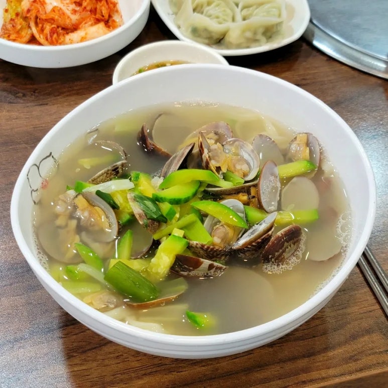 세미바지락칼국수 이미지