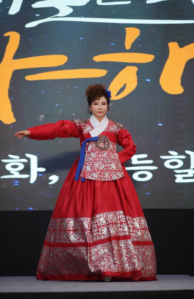 더 그레이스 모델 이미지