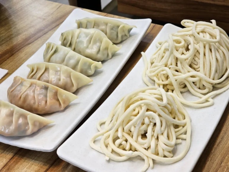백일칼국수 이미지