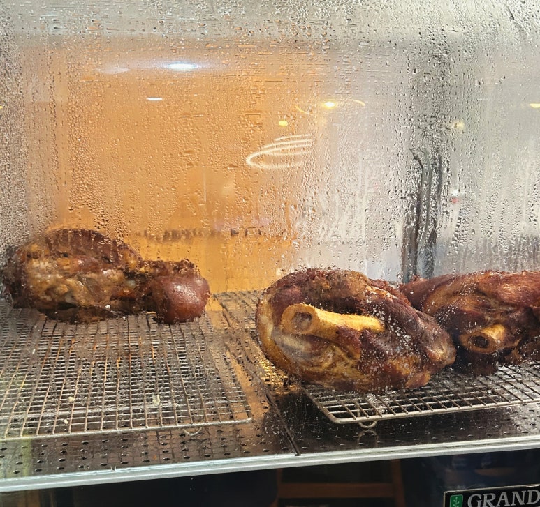 황토숯가마로구운족발 이미지