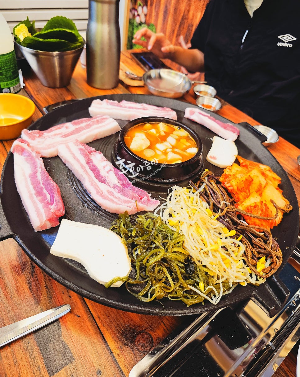 한킴대박솥뚜껑삼겹살 이미지