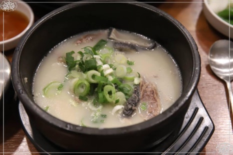 가마솥에생삼겹 이미지