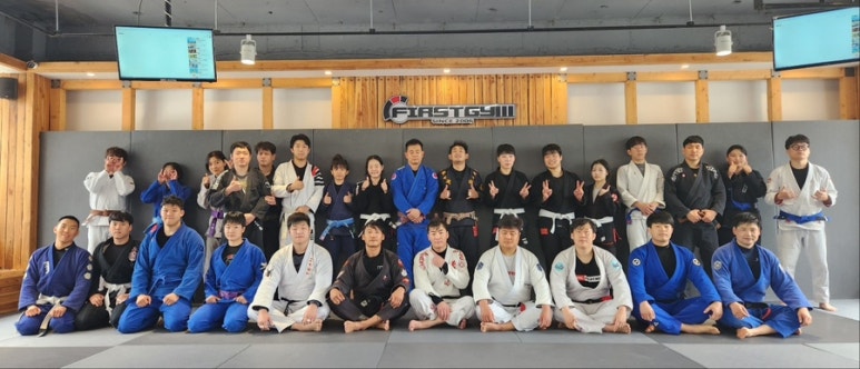 퍼스트짐 이미지
