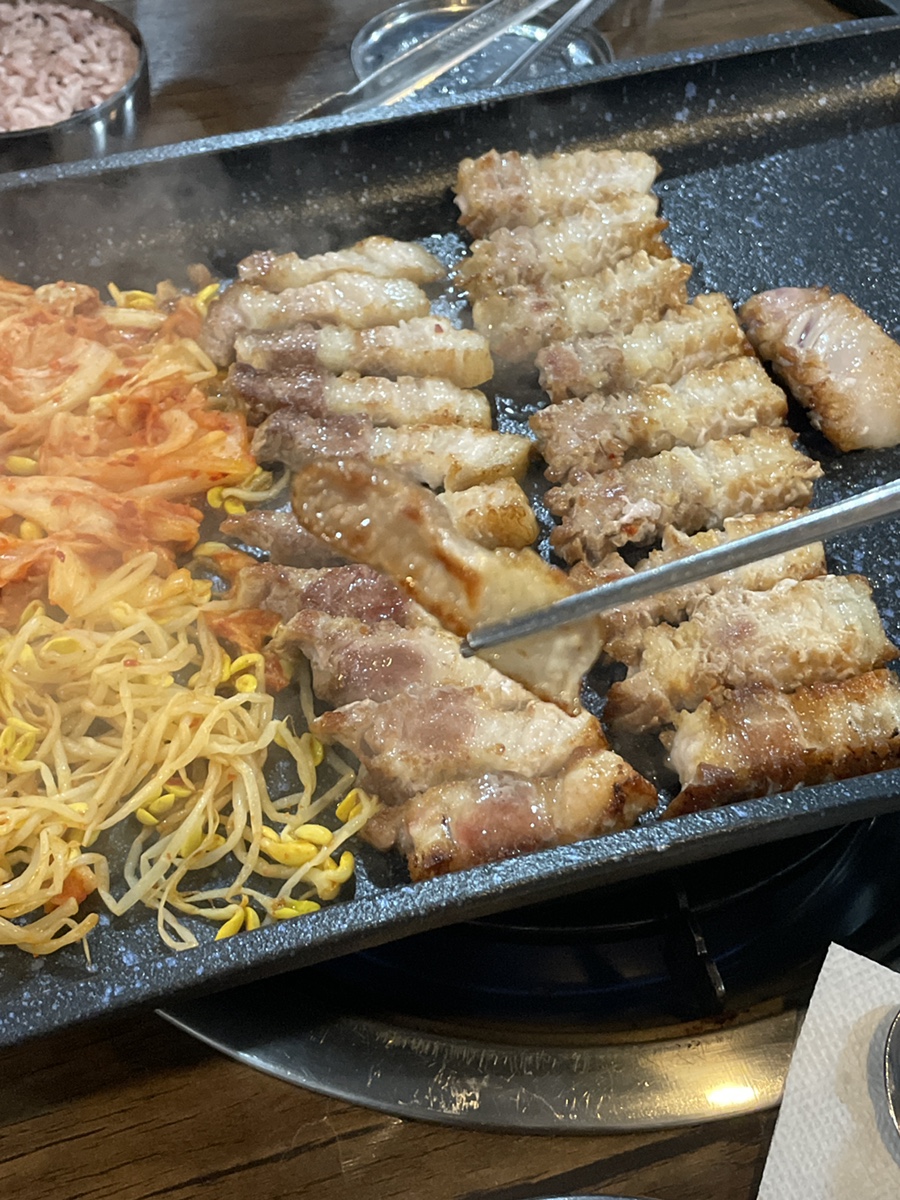 꽃피는꽃삼겹 이미지