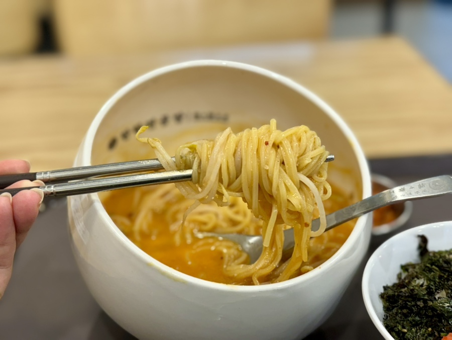 탄탄면공방 파주문산점 이미지