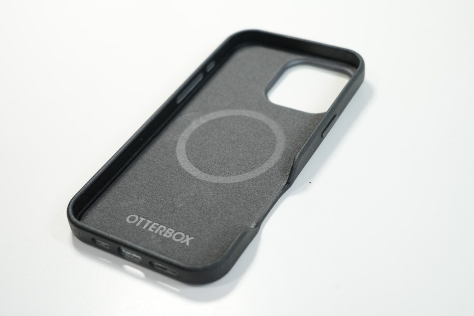 오터박스 아이폰 16프로 맥스 케이스 추천  "비건가죽 시메트리 캑터스레더 (OtterBox Symmetry Cactus Leather)케이스" 이미지 9