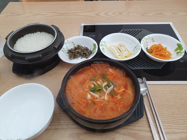 은우네생고기김치찌개 이미지