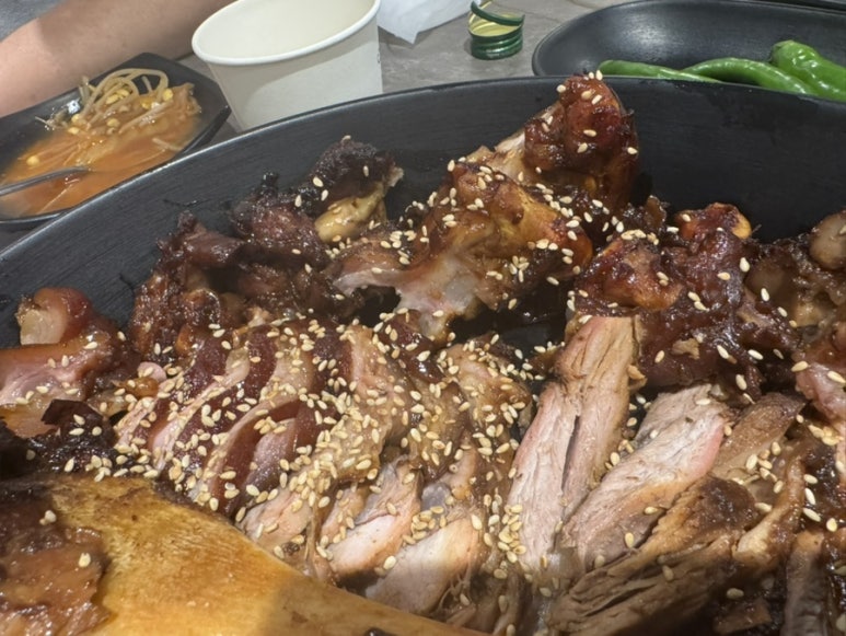 신마님왕족발 이미지
