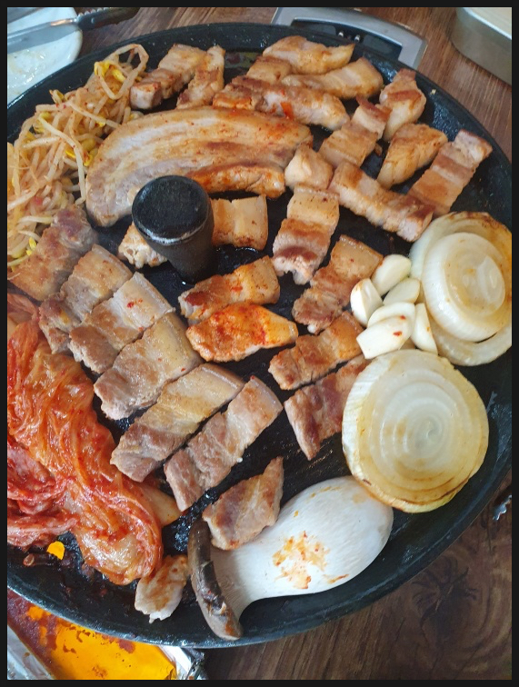 솥뚜껑삼겹살 이미지