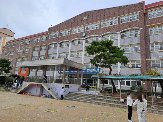 송운초등학교 이미지
