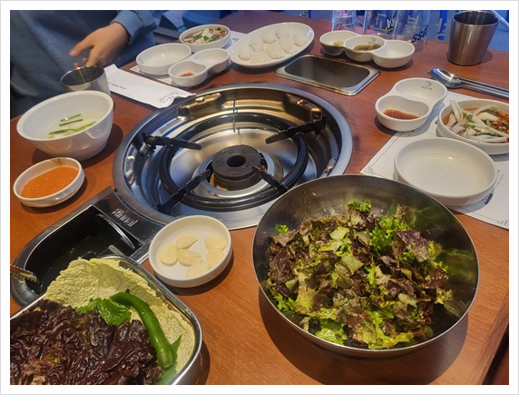 꽃돼지식당 이미지