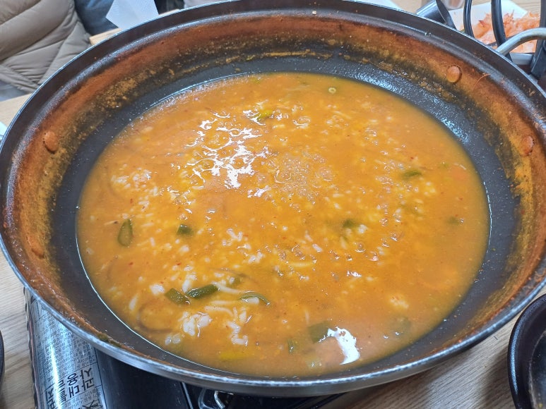암돌 속풀이 칼국수 이미지