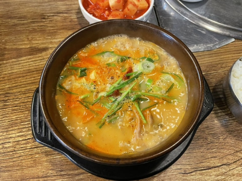 부산 아지매 국밥 신논현역점 이미지