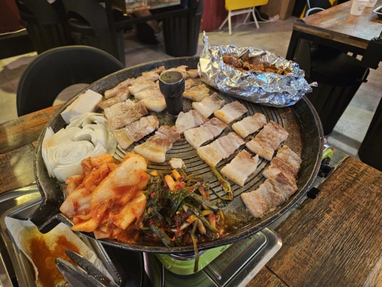 압뚜껑 성곽길점 사진 6