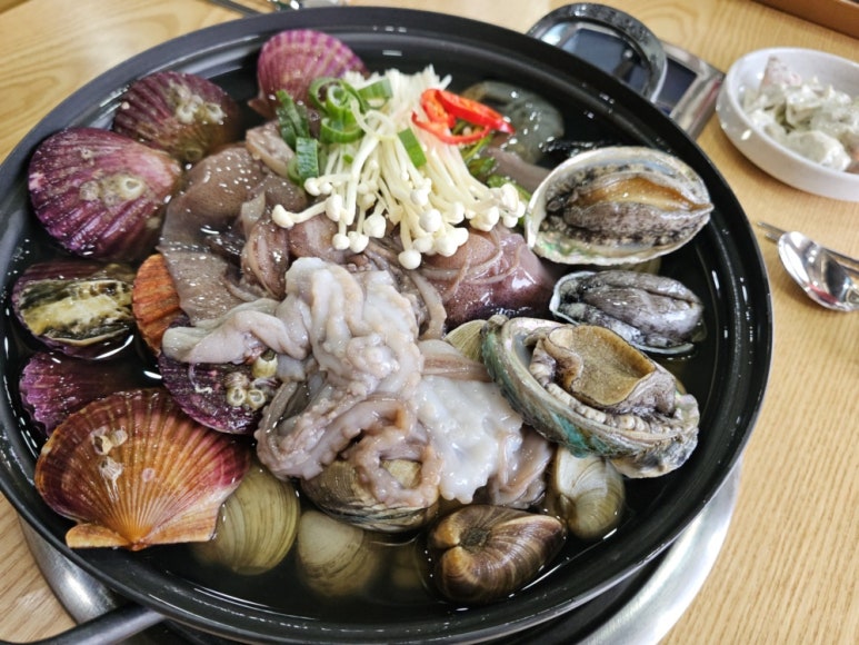 즉석해물손칼국수 이미지