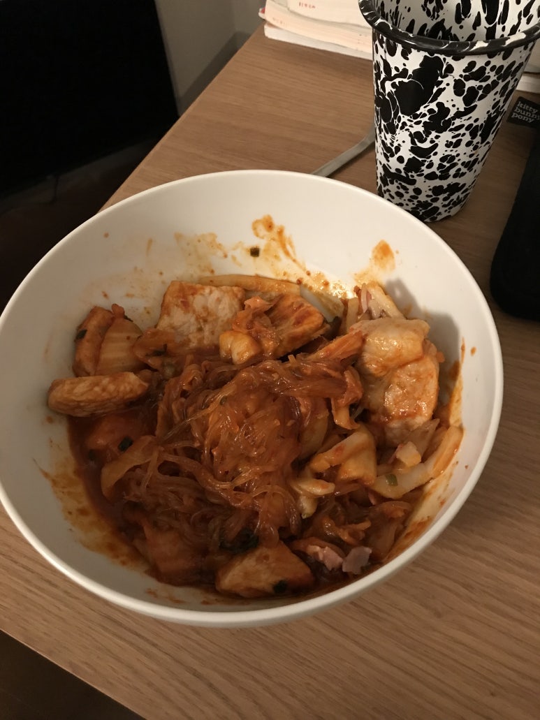 꿀꿀이돼지김치찜 이미지