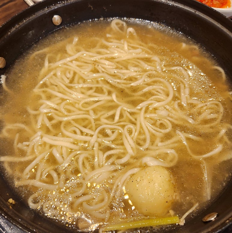 닭한마리닭발 이미지