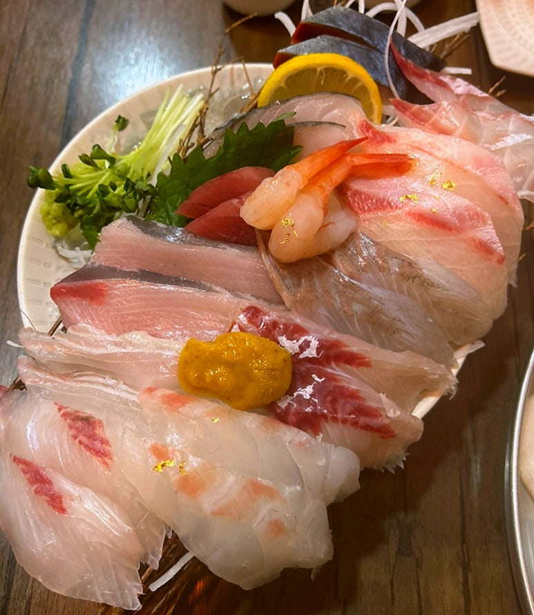 군침도는 숙성회 이미지