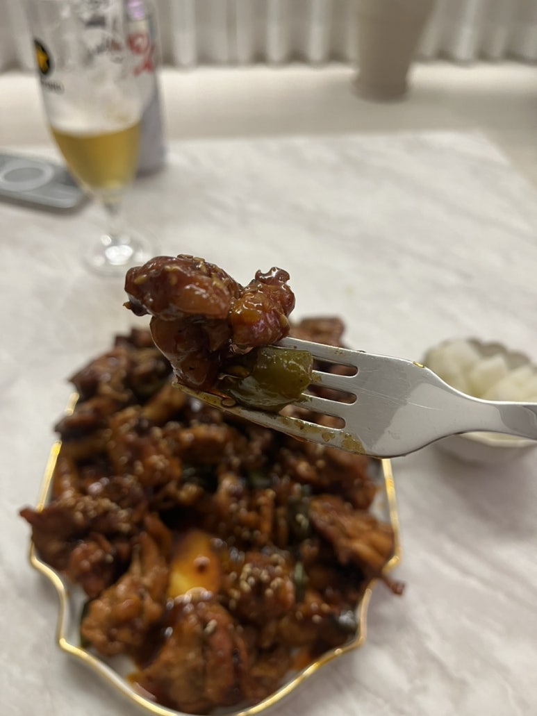 동근이술불두마리치킨 이미지