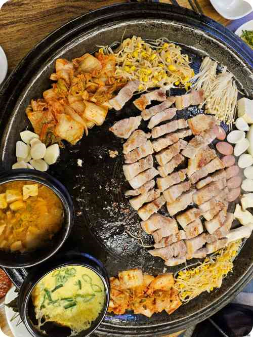우리왕뚜껑생삼겹살 이미지