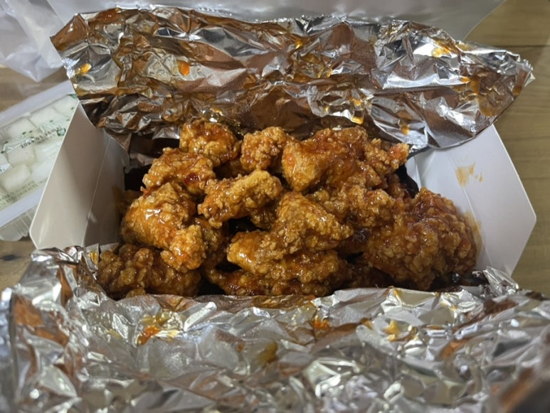 알맹치킨 이미지