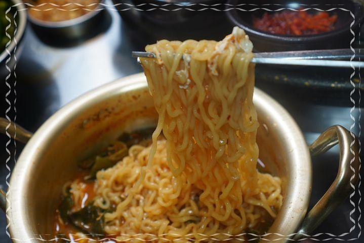 원조부안집남성 이미지