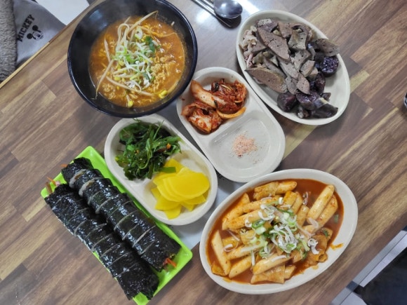 덕이네분식 이미지