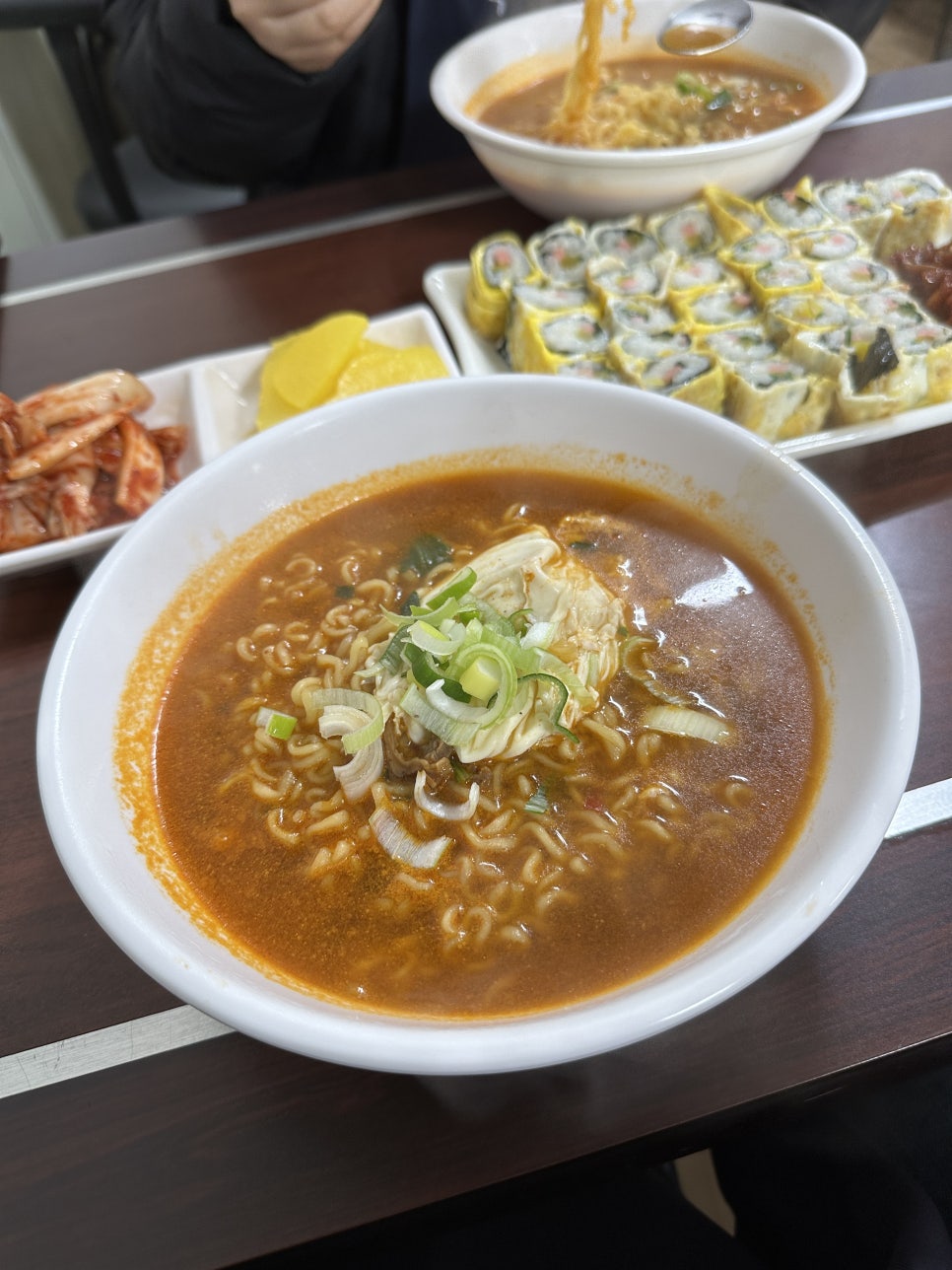 짠지계란말이김밥 이미지