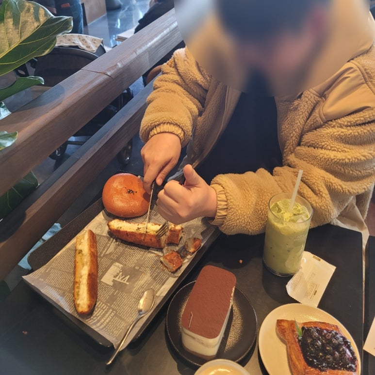 메르오르블랙베이커리 이미지