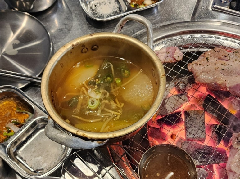 꾸움돼지 이미지