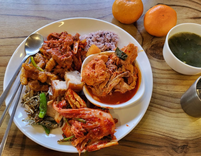 온천한식뷔페 이미지