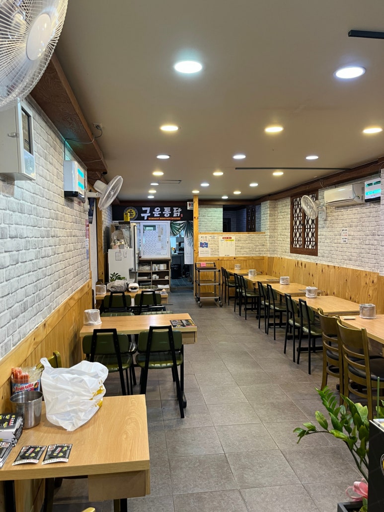 가마솥 구운통닭 이미지
