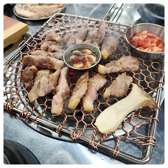 꼬들목살집 이미지