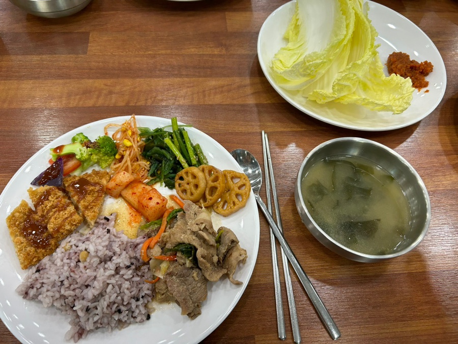 잔디한식뷔페 이미지